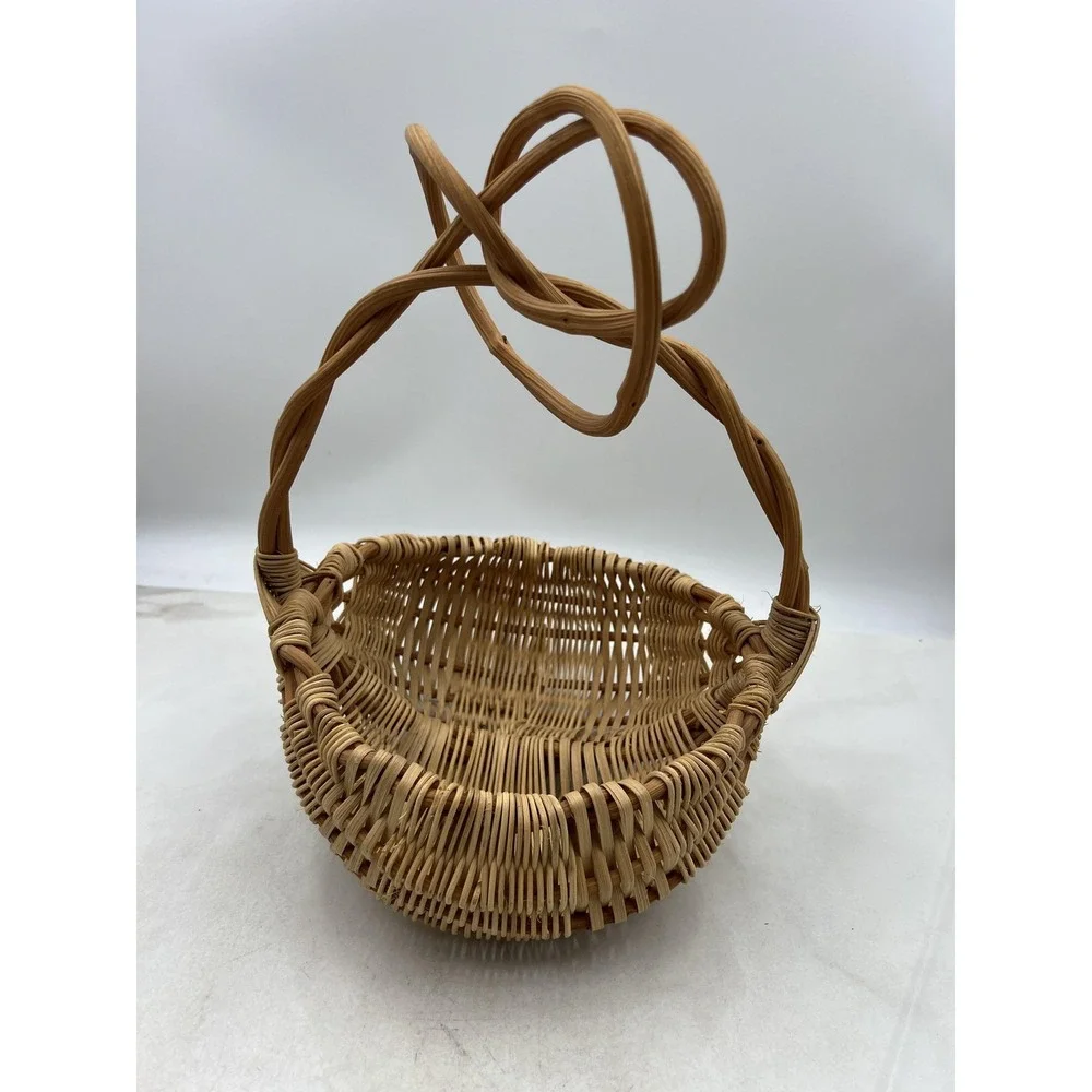 VTG Woven Wicker Buttocks Basket Unique Twisted Loop Handle Natural Boho Decors